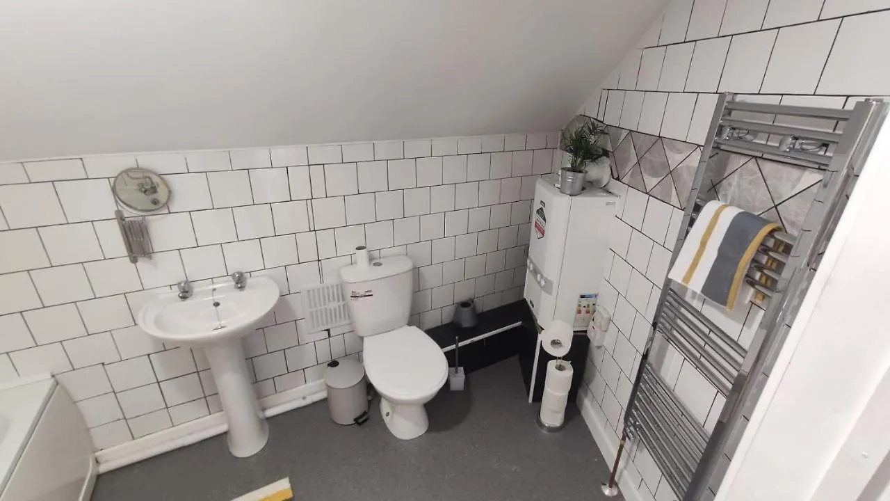 فندق كارديففي  The Coach House بيت ضيافة كارديف