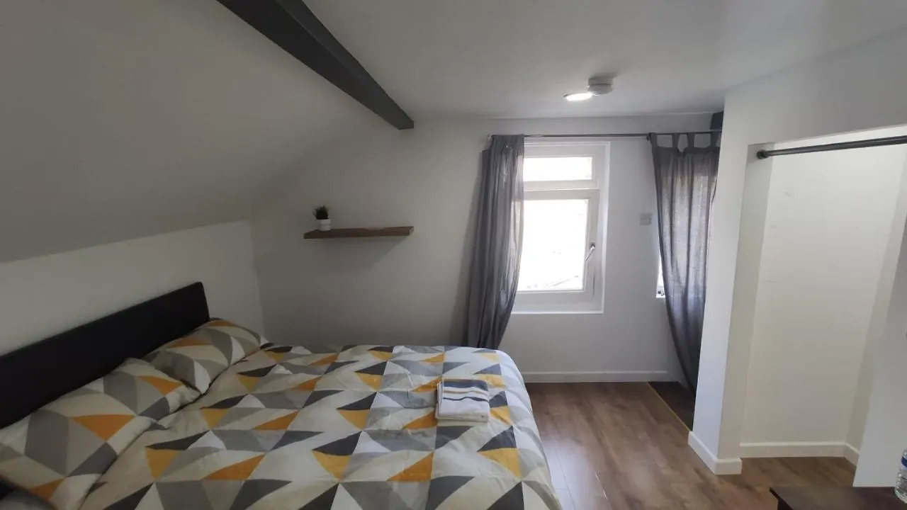 فندق كارديففي  The Coach House
